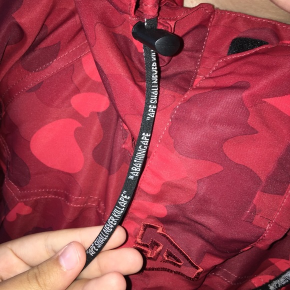 A BATHING APE RED CAMO WINDBREAKER - Picture 6 of 8